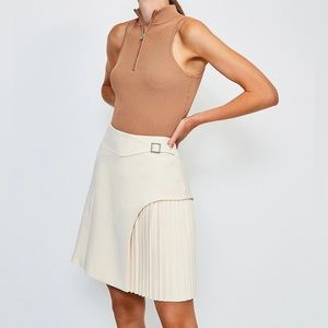Cream Buckle Detail Pleated Mini Skirt